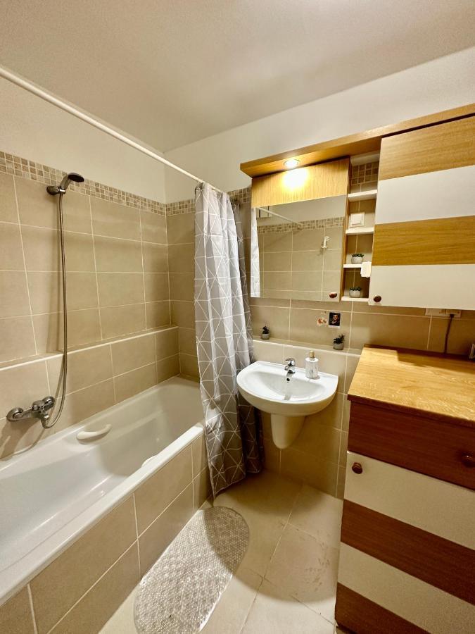 Central Apartment With Balcony Budapeşte Dış mekan fotoğraf