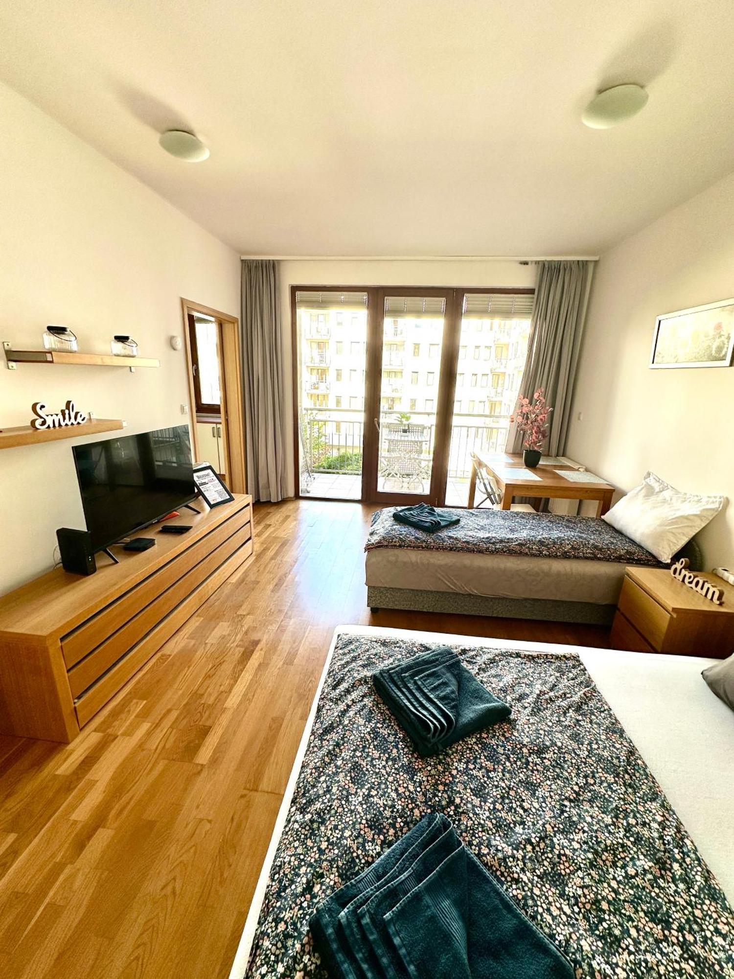 Central Apartment With Balcony Budapeşte Dış mekan fotoğraf
