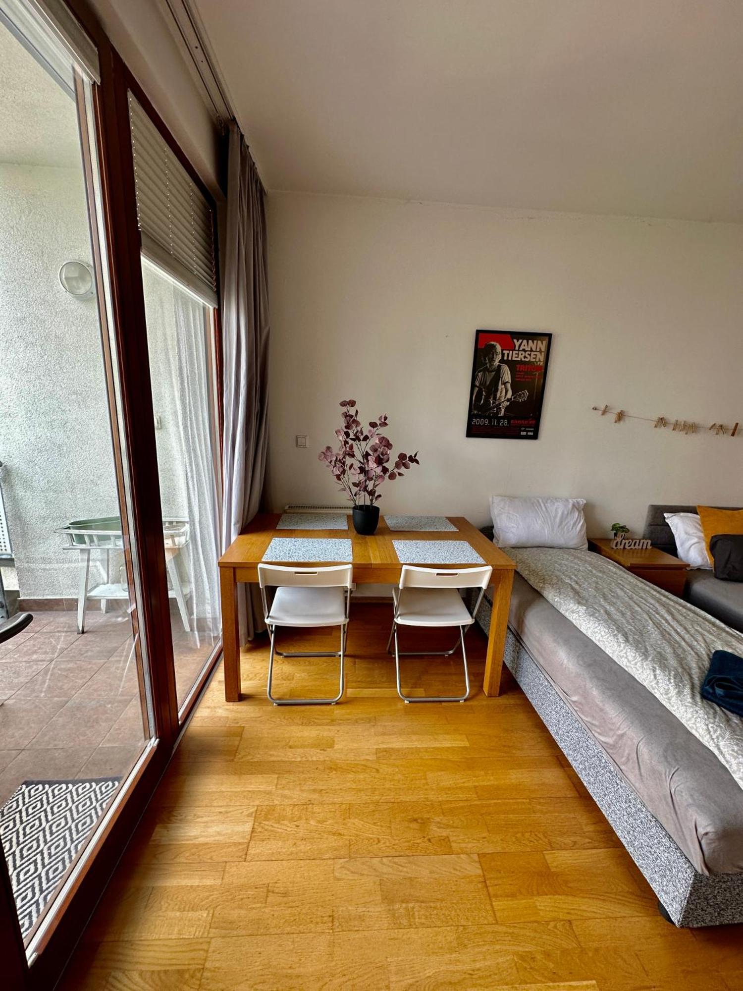 Central Apartment With Balcony Budapeşte Dış mekan fotoğraf