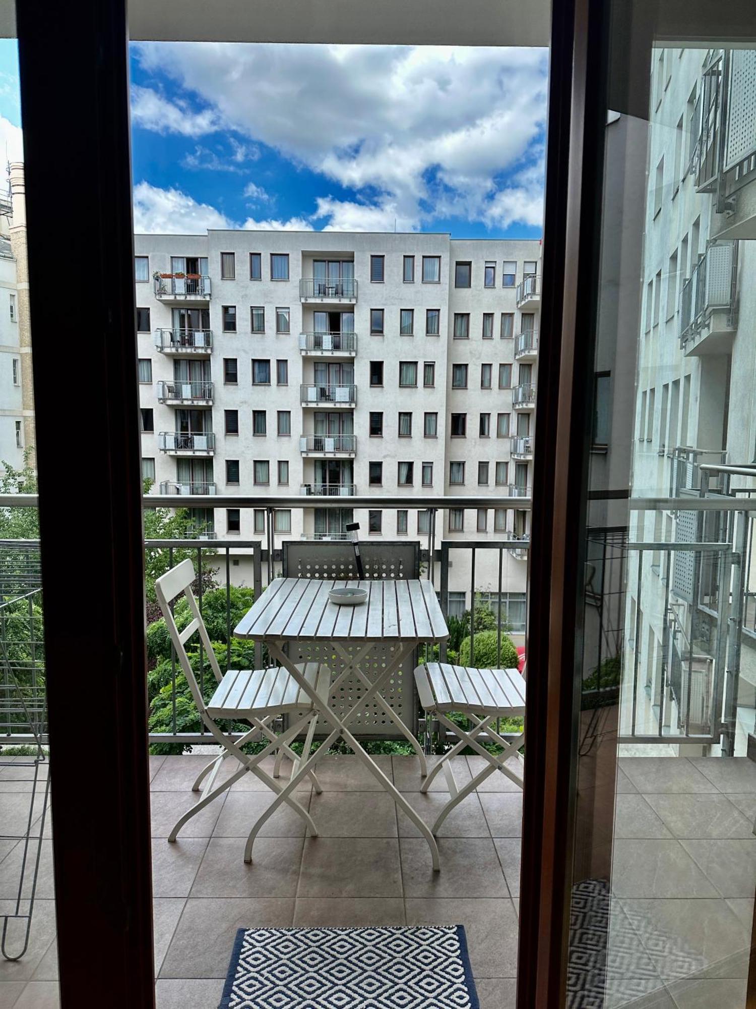 Central Apartment With Balcony Budapeşte Dış mekan fotoğraf
